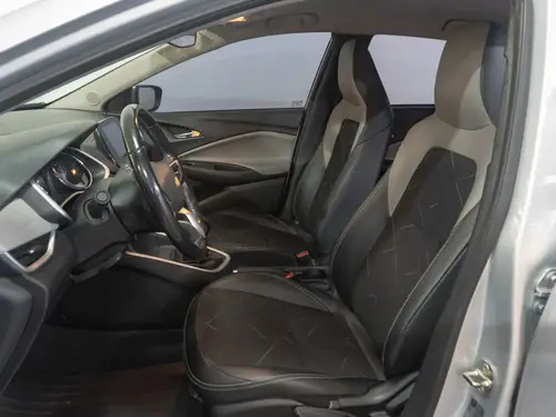 Chevrolet Onix plus 1.0 Turbo Premier Mt 2020