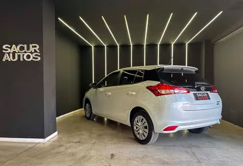 Toyota Yaris XS 1.5 CVT 2025