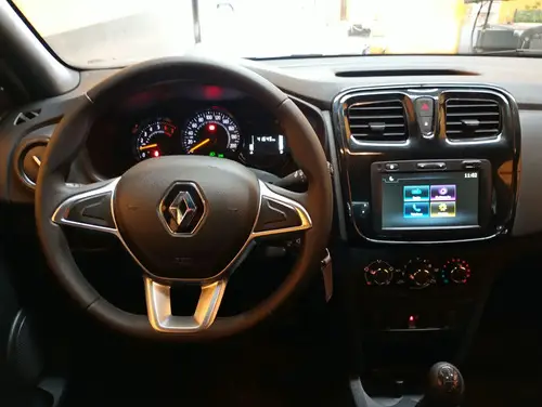 Renault Logan 1.6 16v Life 2025