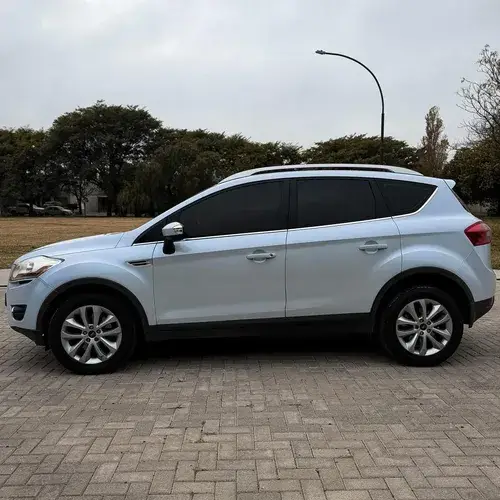Ford Kuga 2.5 4X4 TREND L10 2013