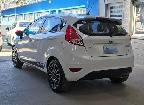 Ford Fiesta Kinetic Design 1.6 Se Plus 120cv 2014