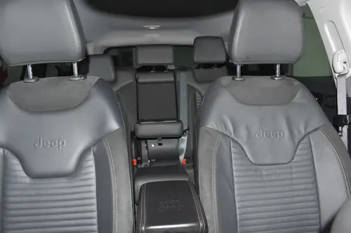 Jeep Commander 2.0 Td380 At9 4x4 7pas Limited 2024