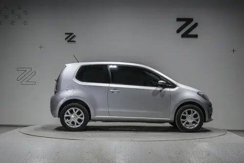 Volkswagen Up! 1.0 High Up! 75cv 3 p 2016