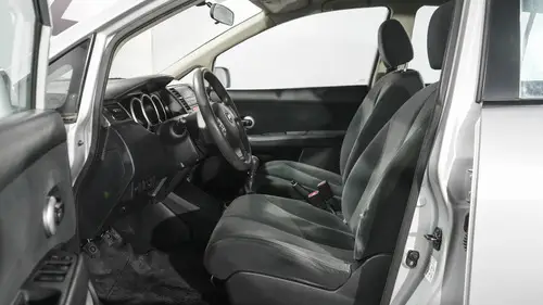 Nissan Tiida 1.8 Visia 2013