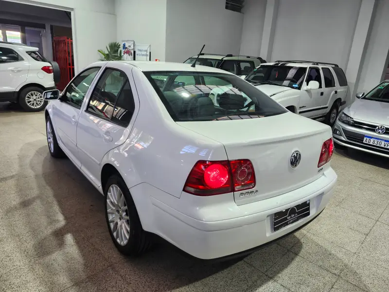 Volkswagen Bora 1.8T Highline Tiptronic 2013