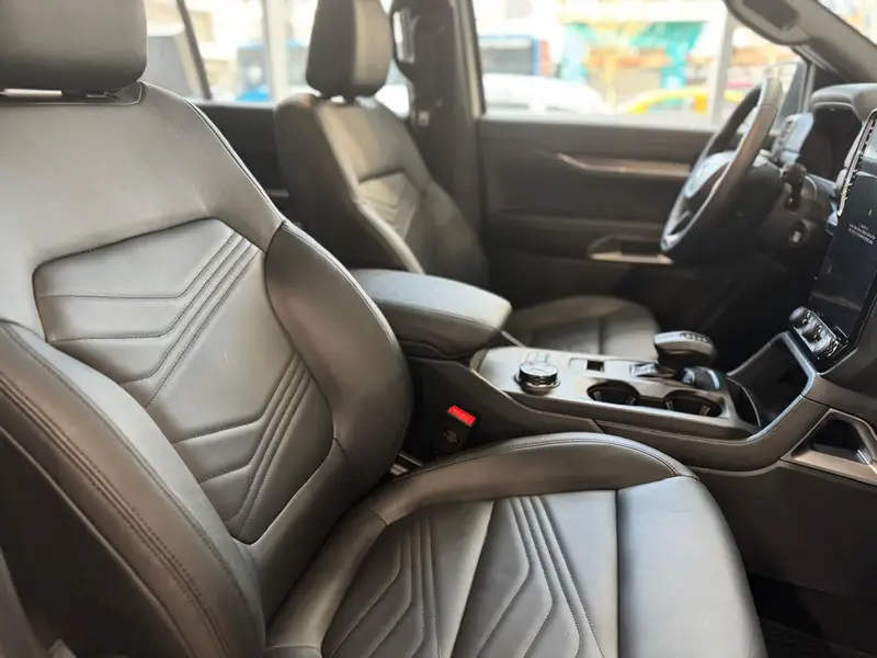 Ford EVEREST 2.3 TITANIUM AT 2026