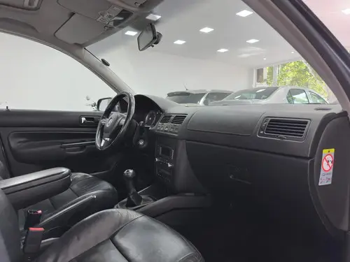Volkswagen Bora 1.8 Highline T 180cv Cuero 2014