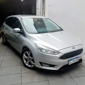 Ford Focus III 2.0 Sedan Se Plus At6 2016