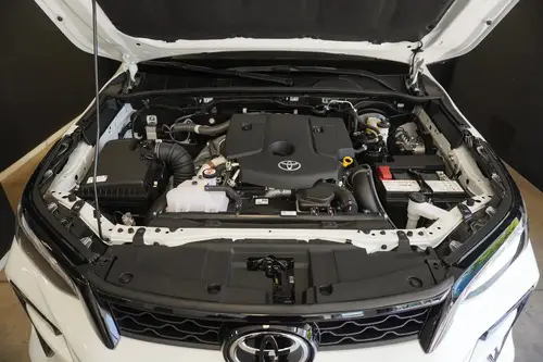 Toyota Hilux SW4 2.8 Tdi Gr-s 4x4 7as 6at 2025