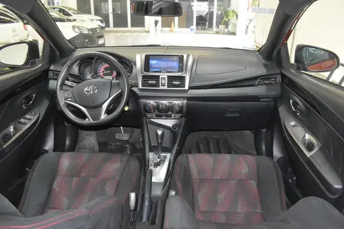Toyota Yaris 1.5 107cv Cvt 2017