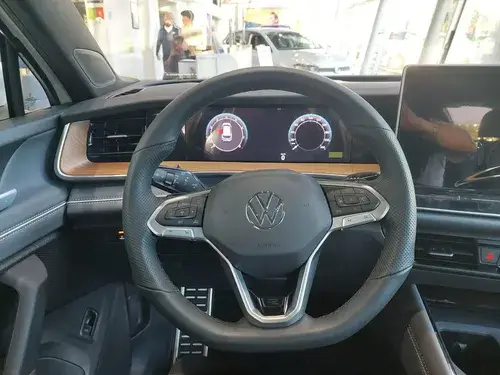 Volkswagen Tiguan TIGUAN R LINE 2026
