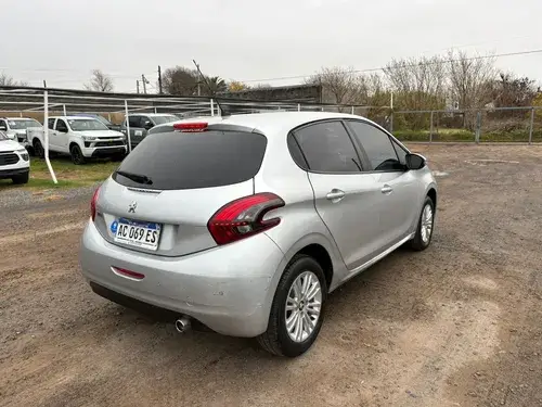 Peugeot 208 ALLURE 1.6 2018