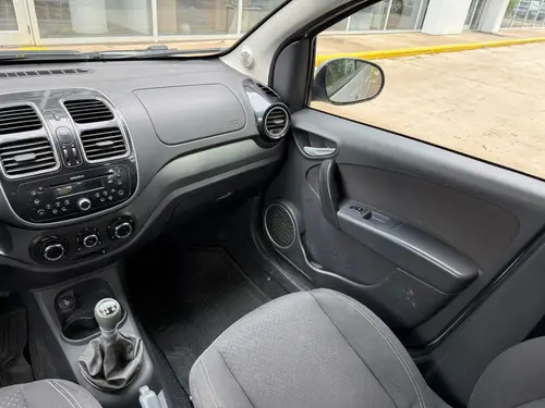 Fiat Grand Siena ATTRACTIVE 1.4 8V 2015