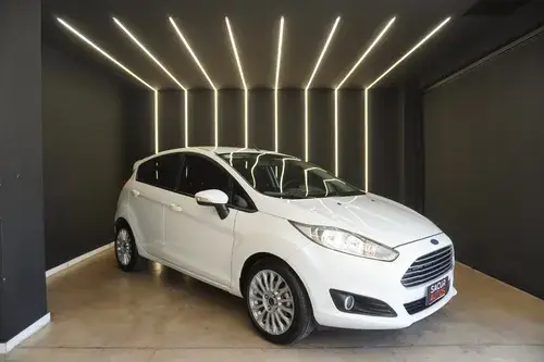 Ford Fiesta 1.6 5P SE (KD) 2015