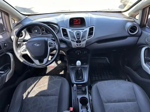 Ford Fiesta Kinetic 1.6 Design 120cv Titanium 2012