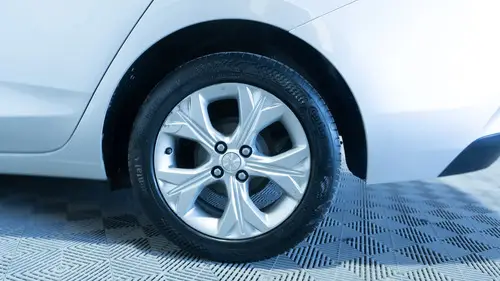 Chevrolet Onix plus 1.0 Turbo Premier Mt 2020