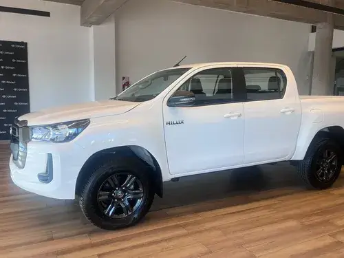 Toyota Hilux Pick-Up 2.8 Cd Sr 204Cv 4X4 At 2026