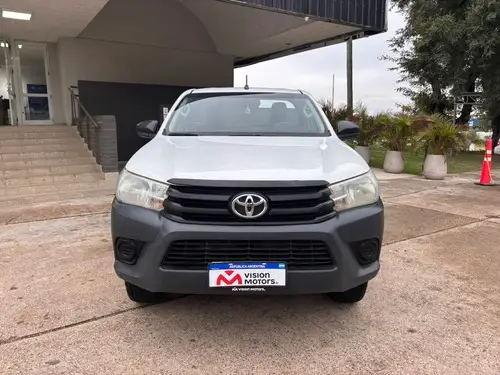 Toyota Hilux DX 2.4 4x2 TDI MT C/S 2017