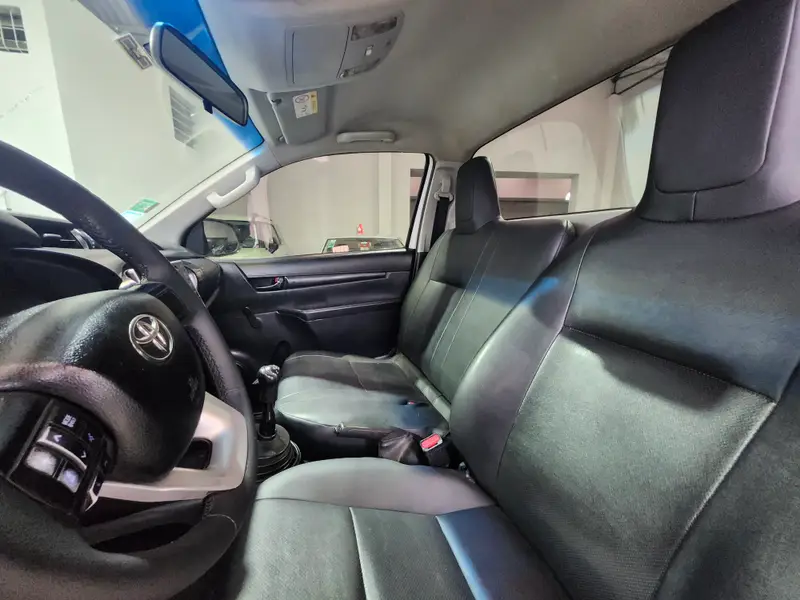 Toyota Hilux Dx Cab Simple 4x4 2016