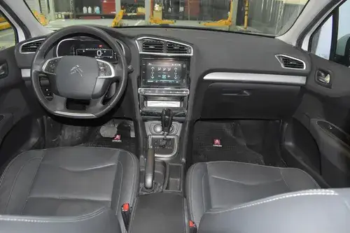 Citroën C4 Lounge 1.6 Thp 165 At6 Shine 2021