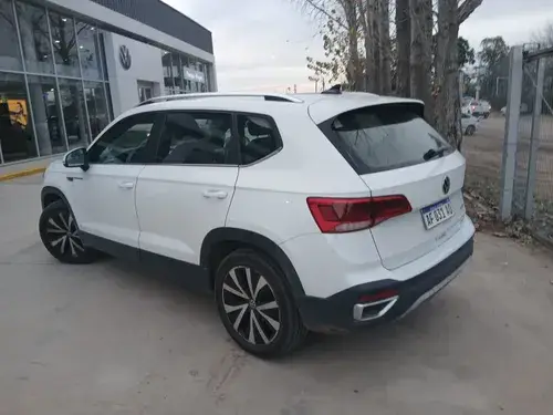 Volkswagen Taos HIGLINE 250 TSI AT 2021