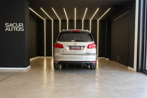 Volkswagen Suran 1.6 Highline 101cv 2015