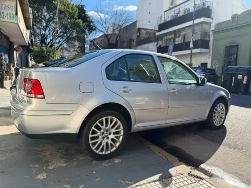 Volkswagen Bora 1.8 Highline T Tiptronic Cuero 2011