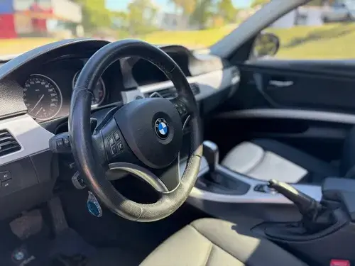 BMW Serie 3 2.5 325i Sedan Executive 2010