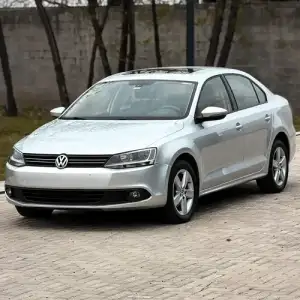 Volkswagen Vento 2.0 TDI LUXURY DSG L11 2012