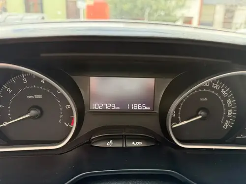Peugeot 2008 1.6 Feline Tip 2020