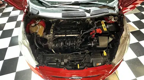 Ford Fiesta Kinetic 1.6 Design 120cv Titanium 2013