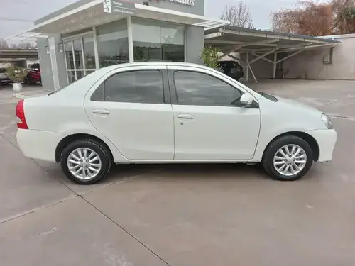Toyota Etios 1.5 4p X 2015