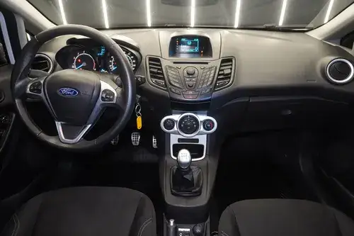 Ford Fiesta 1.6 5P SE (KD) 2015