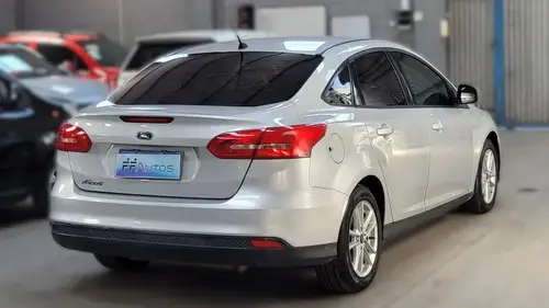 Ford Focus III 1.6 Sedan S 2017