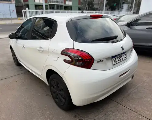 Peugeot 208 1.6 Active 2020