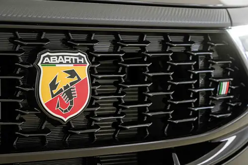 Fiat FASTBACK 1.3 T GSE ABARTH AT6 L24 2025