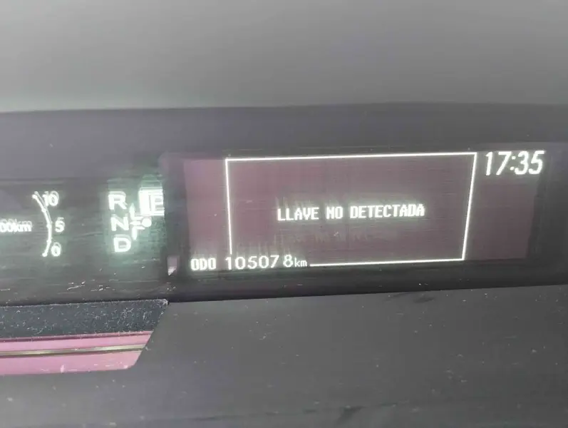 Toyota Prius 1.8 CVT L/12 2013