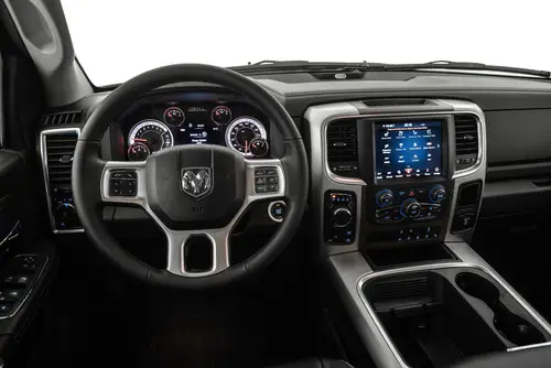 RAM 1500 5.7 DC 4X4 LARAMIE NIGHT EDITION 2025