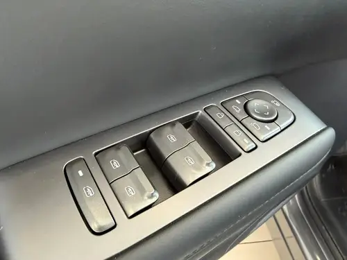 Chevrolet Captiva phev 1.5 Phev Premier 2025