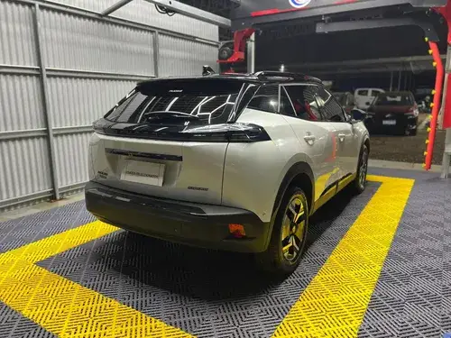 Peugeot 2008 1.0T Gt 2025