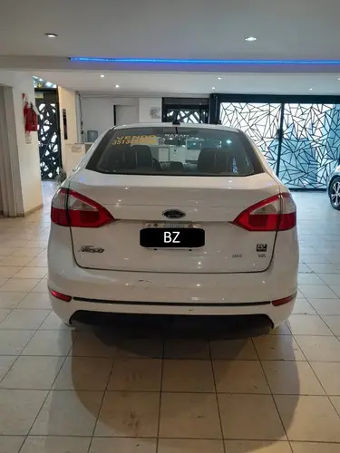 Ford Fiesta 1.6 SE PLUS 2015