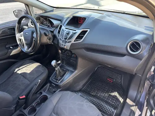 Ford Fiesta Kinetic 1.6 Design 120cv Titanium 2012
