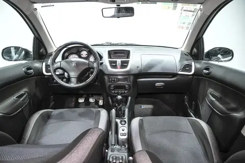 Peugeot 207 1.6 Sedan Feline 106cv 2013