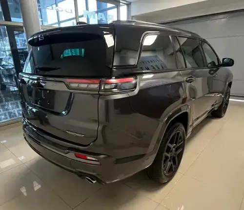 Jeep Commander 2.0 T BLACKHAWK 2025
