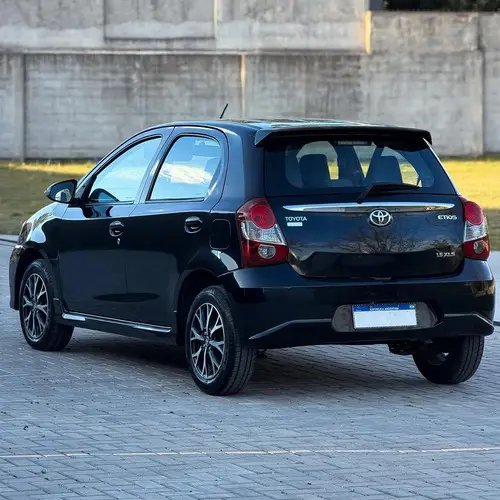 Toyota Etios 1.5 XLS MT6 5P 2021