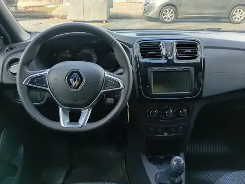 Renault Logan 1.6 16v Life 2025