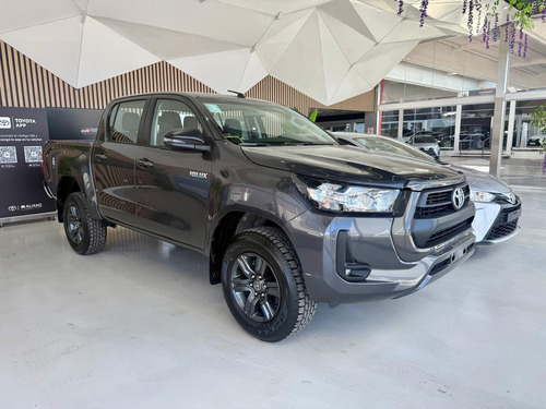 Toyota Hilux Pick-Up 2.4 Cd Sr 150cv 4x2 2025