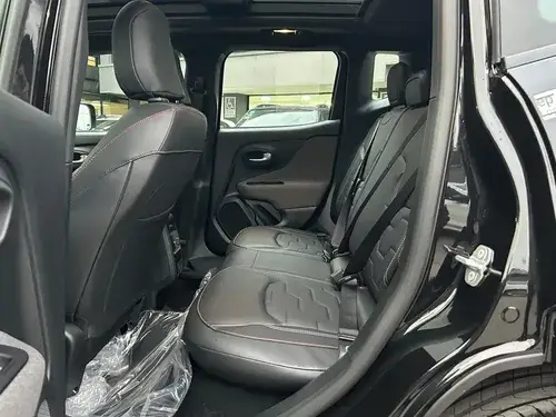 Jeep Renegade 1.3T Sahara At6 Fwd 2027