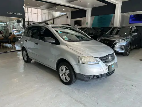 Volkswagen Suran 1,6 TRENDLINE 2010