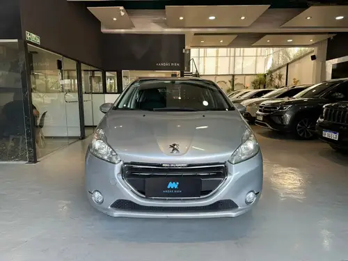Peugeot 208 1.6 5p Allure Touch 2014